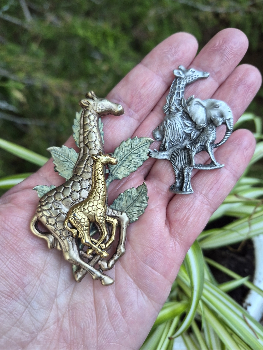 Safari Animals Vintage Brooch Lot Of 2 Pewter Giraffe Lion Zebra Rhino Elephant